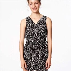 Ann Taylor LOFT Black & White Palm Leaf Print Sleeveless Romper Size 4